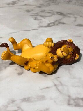 1990s Disney Lion King MUFASA & SIMBA PVC Figure Laying Down Cuddling